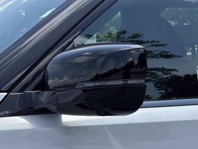 2025 Aspen White Tricoat/Super Black Nissan Armada PRO-4X 4X4 SUV