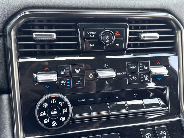 2025 Aspen White Tricoat/Super Black Nissan Armada PRO-4X 4X4 SUV