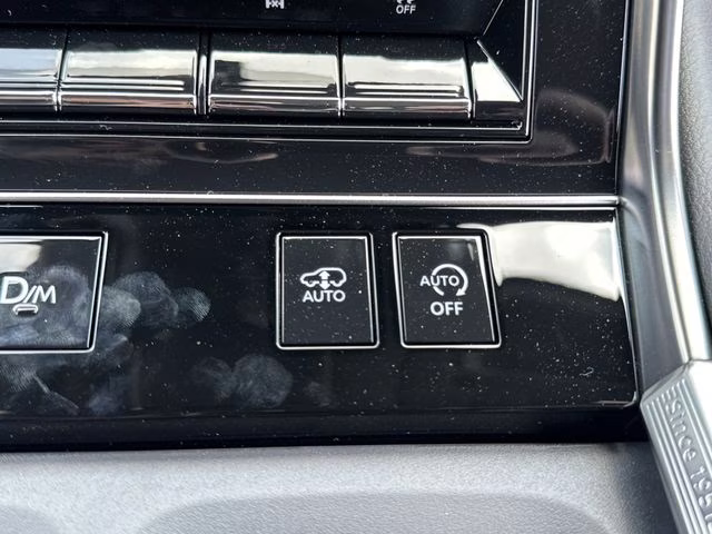 2025 Aspen White Tricoat/Super Black Nissan Armada PRO-4X 4X4 SUV