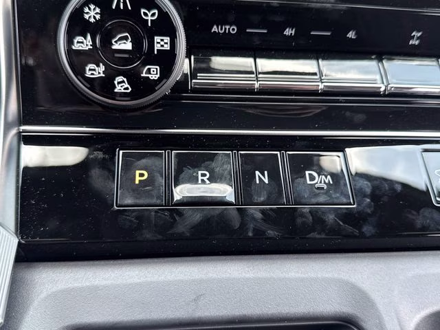 2025 Aspen White Tricoat/Super Black Nissan Armada PRO-4X 4X4 SUV