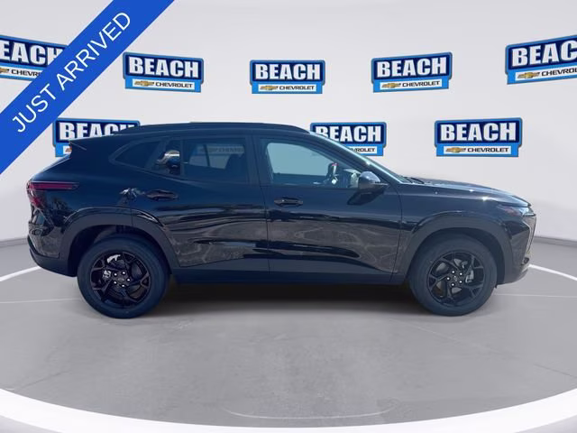 2026 Mosaic Black Metallic Chevrolet Trax LT FWD SUV