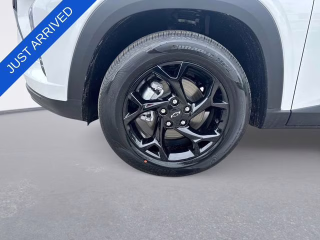 2026 Summit White Chevrolet Trax LT FWD SUV
