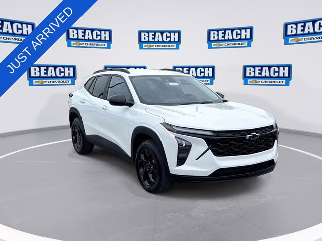 2026 Summit White Chevrolet Trax LT FWD SUV