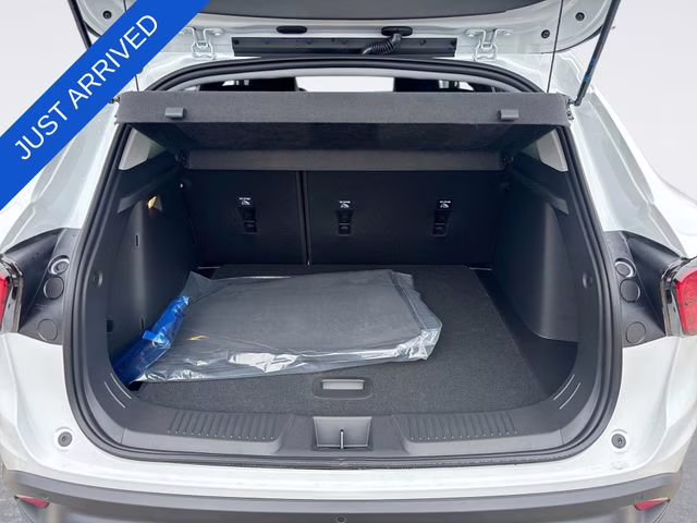 2026 Summit White Chevrolet Trax LT FWD SUV
