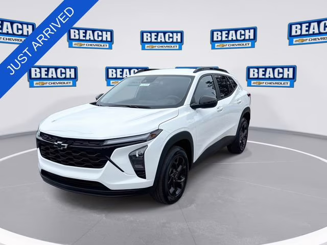 2026 Summit White Chevrolet Trax LT FWD SUV