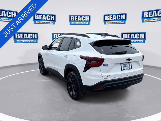 2026 Summit White Chevrolet Trax LT FWD SUV