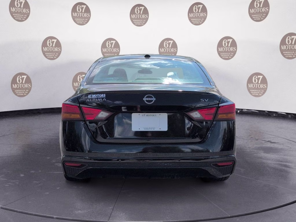 2023 Super Black Clearcoat Nissan Altima 2.5 SV FWD Sedan