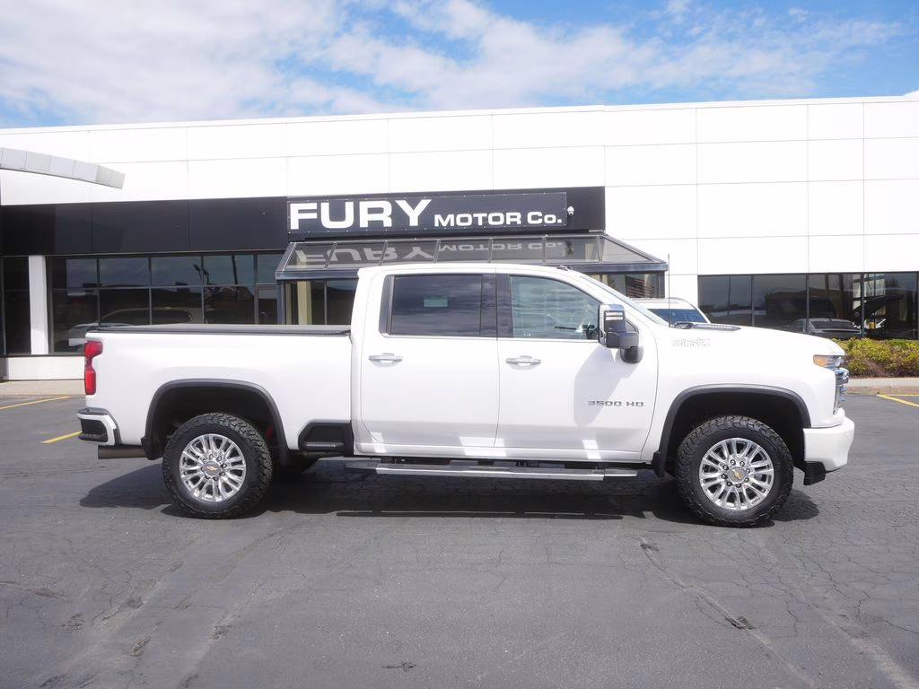 2022 Iridescent Pearl Tricoat Chevrolet Silverado 3500HD High Country 4X4 Truck