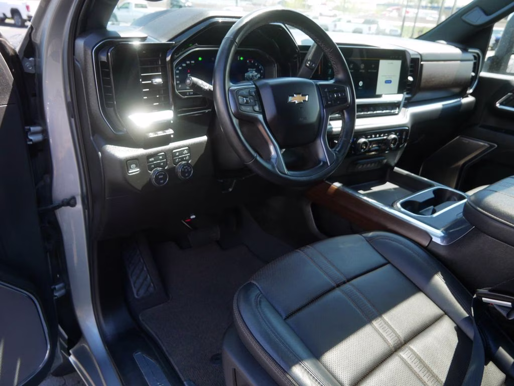 2024 Sterling Gray Metallic Chevrolet Silverado 3500HD High Country 4X4 Truck