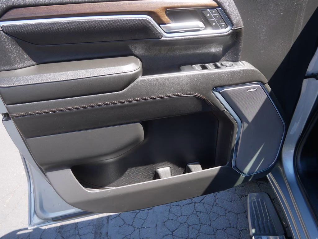 2024 Sterling Gray Metallic Chevrolet Silverado 3500HD High Country 4X4 Truck
