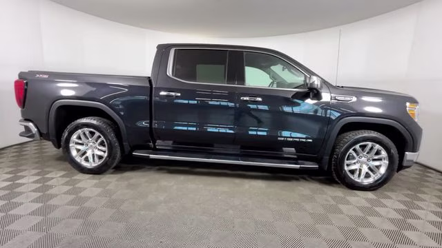 2020 Carbon Black Metallic GMC Sierra 1500 SLT 4X4 Truck