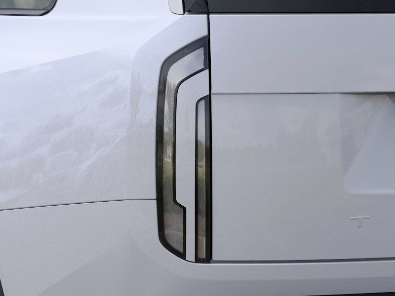 2027 Glacial White Pearl Kia Telluride LX FWD SUV
