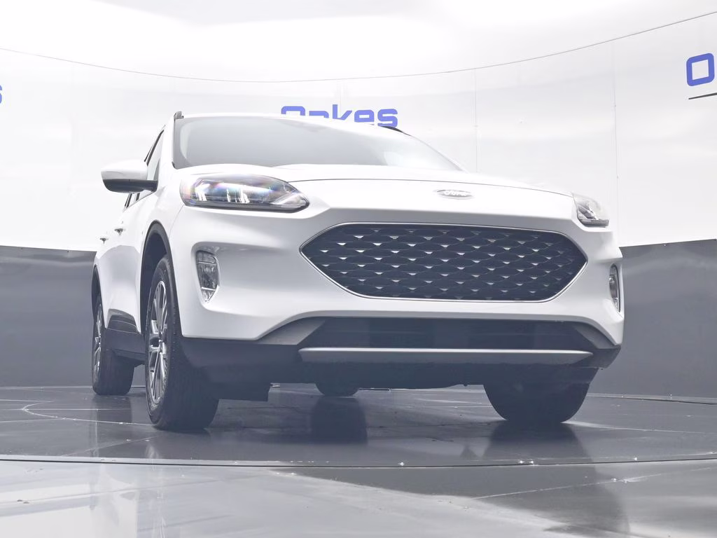 2020 Oxford White Ford Escape SEL AWD SUV