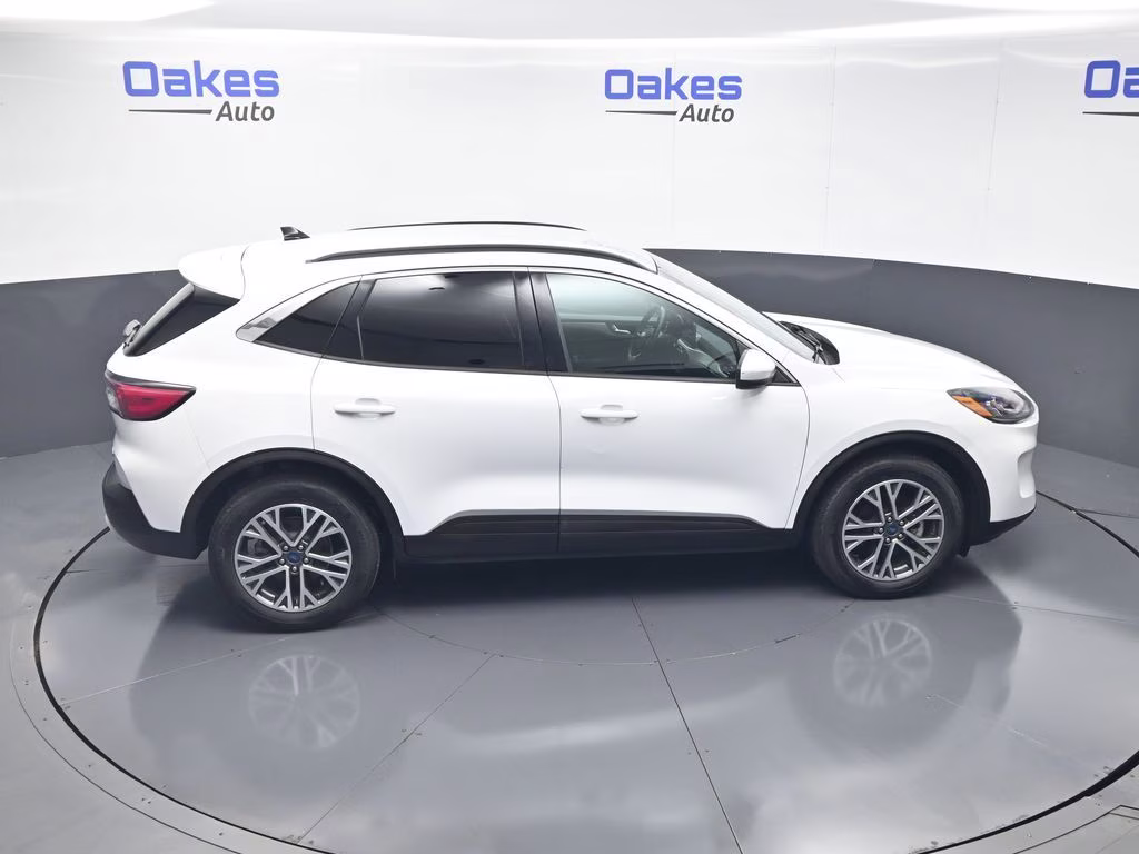 2020 Oxford White Ford Escape SEL AWD SUV
