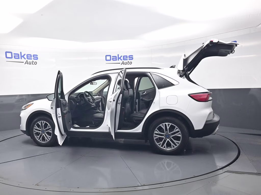 2020 Oxford White Ford Escape SEL AWD SUV