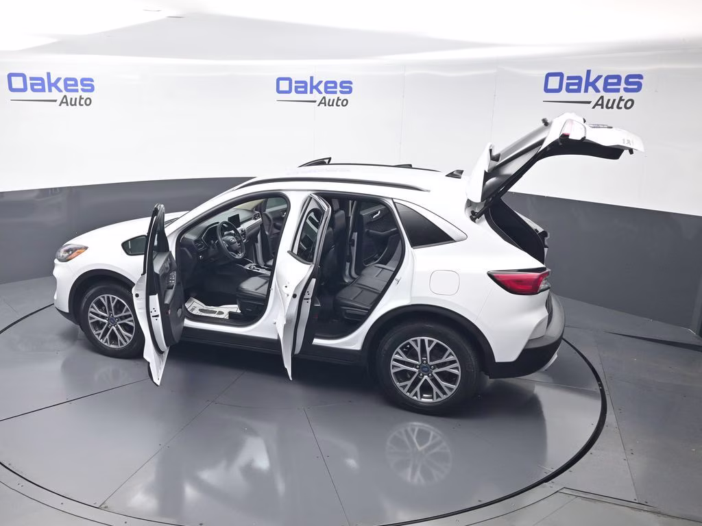 2020 Oxford White Ford Escape SEL AWD SUV