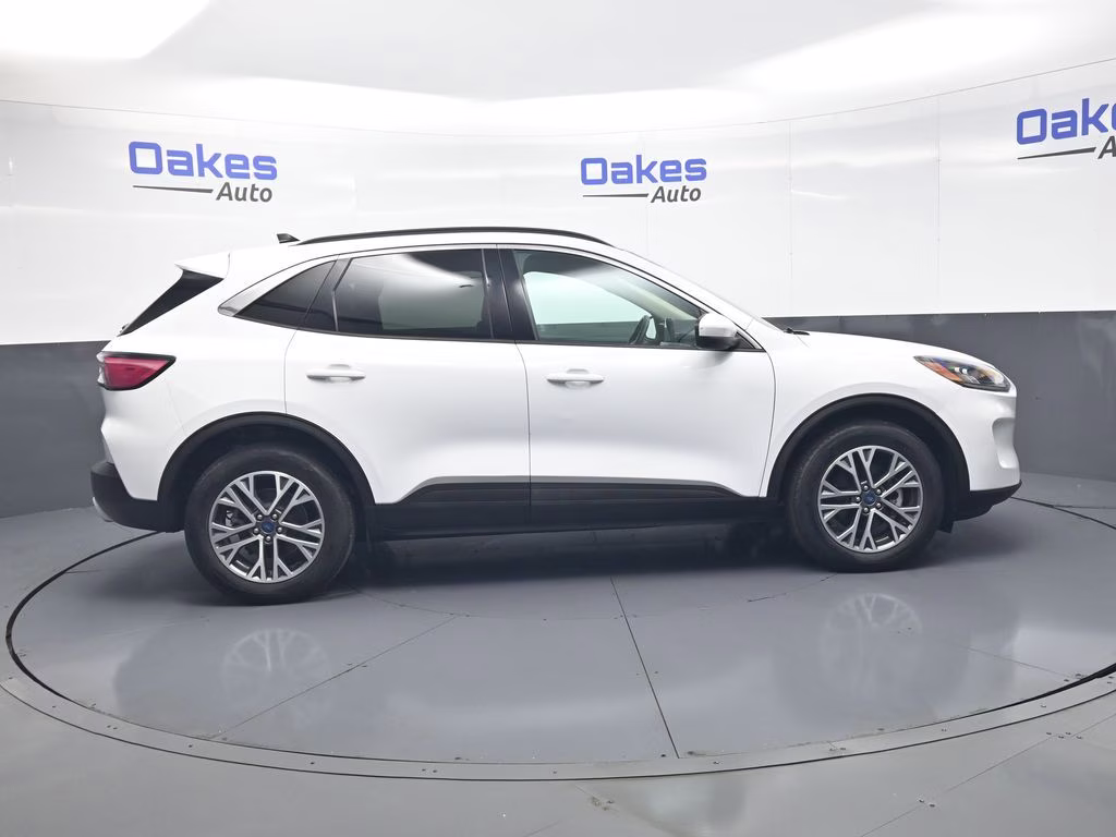 2020 Oxford White Ford Escape SEL AWD SUV