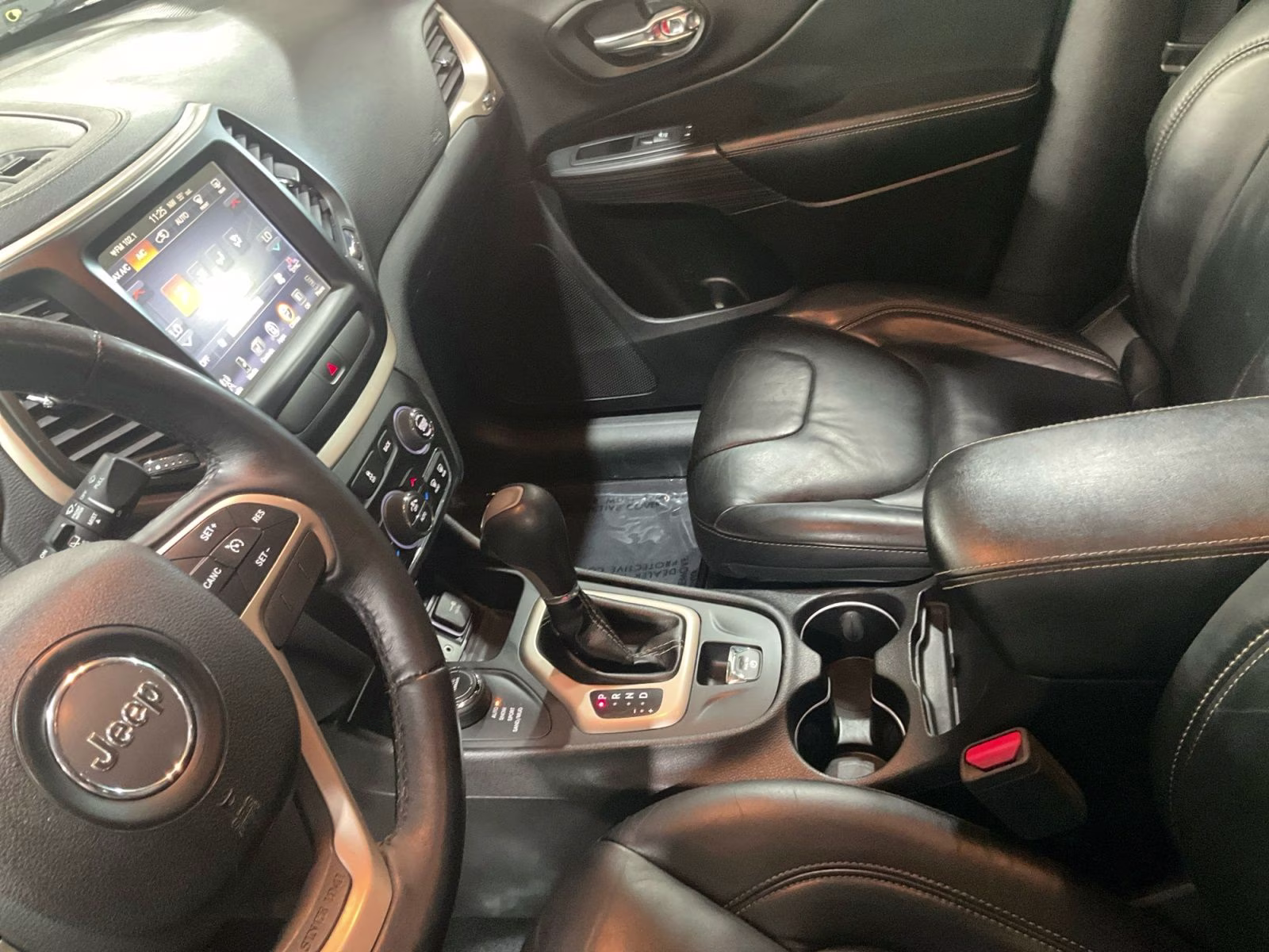 2017 Bright White Clearcoat Jeep Cherokee Limited 4X4 SUV