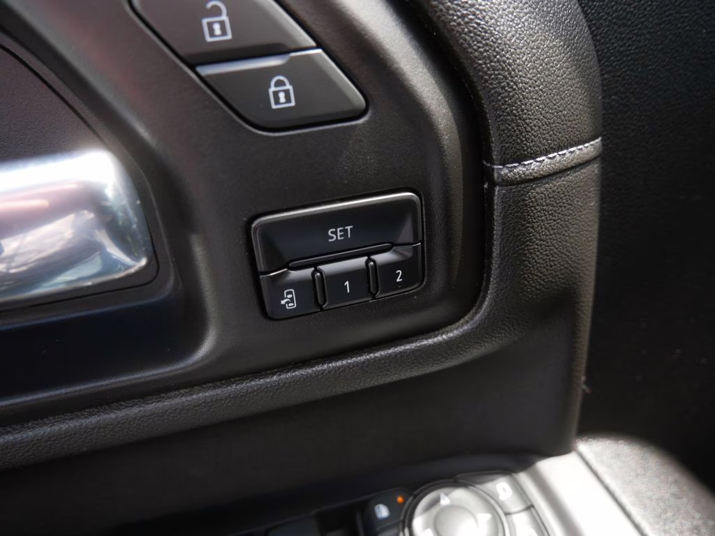 2022 Iridescent Pearl Tricoat Chevrolet Silverado 3500HD High Country 4X4 Truck