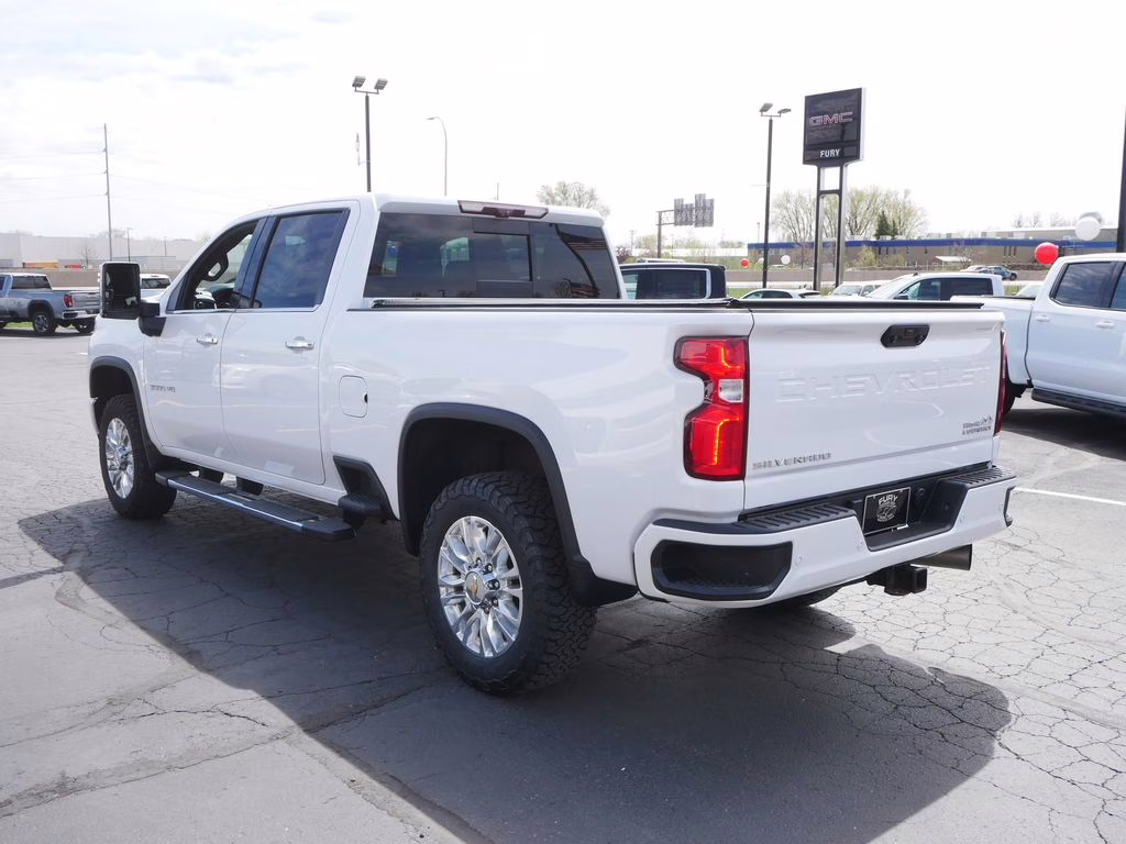 2022 Iridescent Pearl Tricoat Chevrolet Silverado 3500HD High Country 4X4 Truck