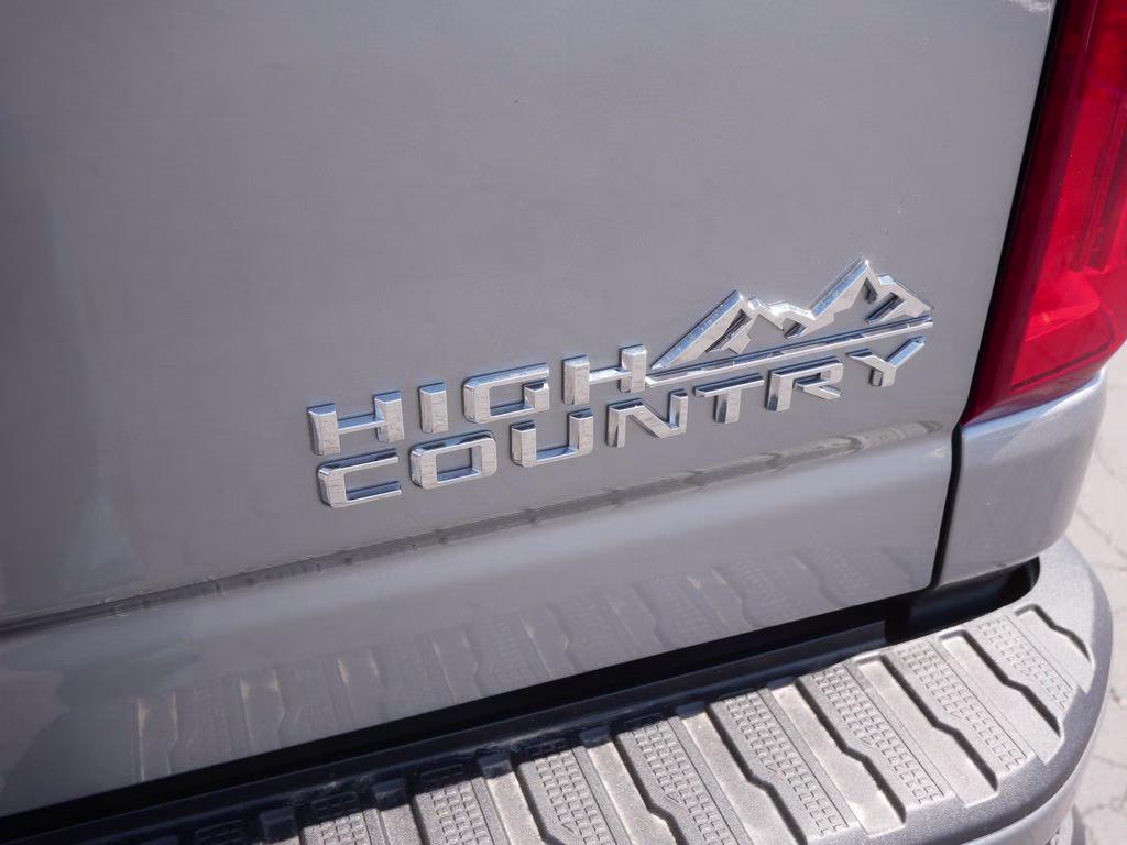 2024 Sterling Gray Metallic Chevrolet Silverado 3500HD High Country 4X4 Truck