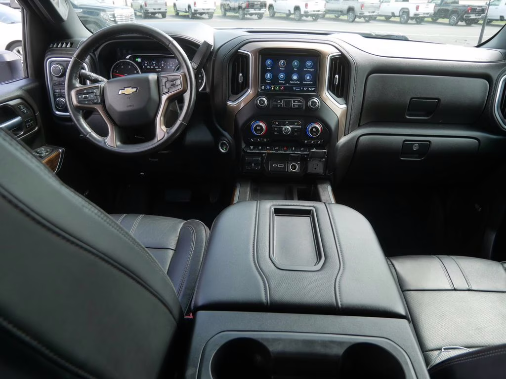 2022 Iridescent Pearl Tricoat Chevrolet Silverado 3500HD High Country 4X4 Truck