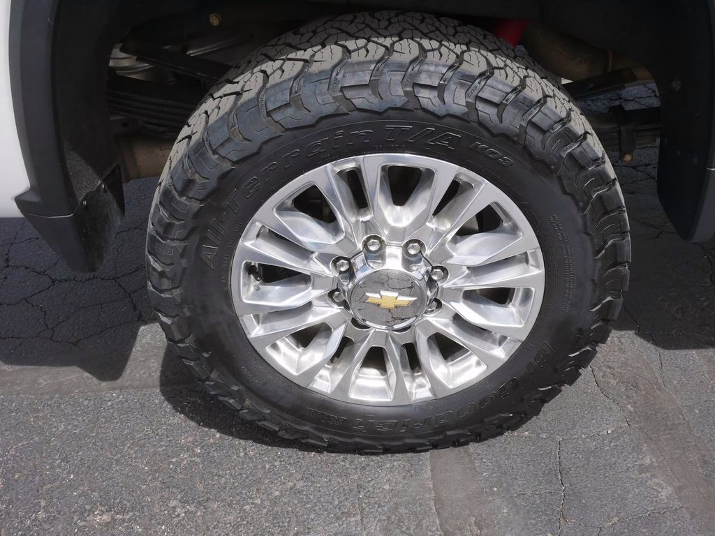 2022 Iridescent Pearl Tricoat Chevrolet Silverado 3500HD High Country 4X4 Truck