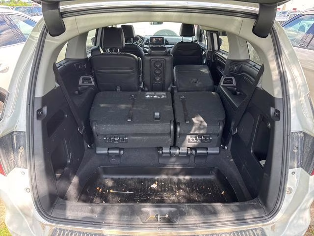 2024 Platinum White Pearl Honda Odyssey Elite FWD Van