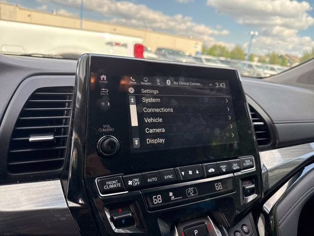 2024 Platinum White Pearl Honda Odyssey Elite FWD Van