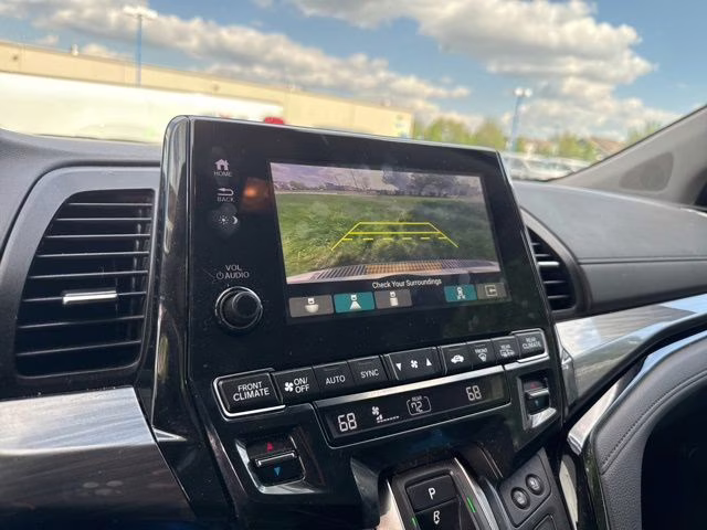2024 Platinum White Pearl Honda Odyssey Elite FWD Van