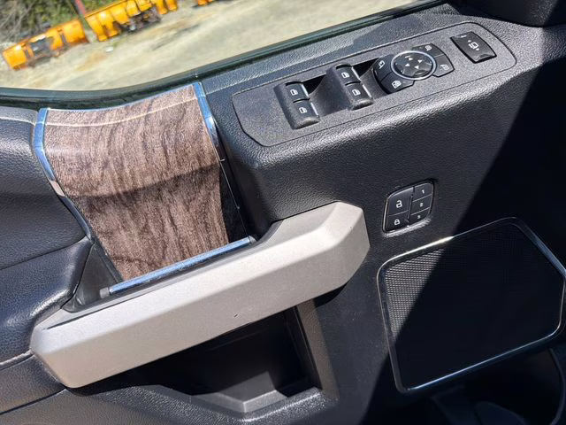 2017 Blue Ford Super Duty F-350 SRW Lariat 4X4 Truck