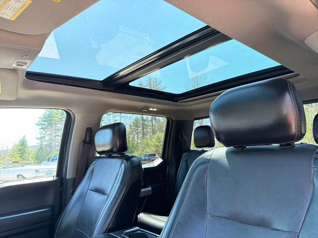 2017 Blue Ford Super Duty F-350 SRW Lariat 4X4 Truck