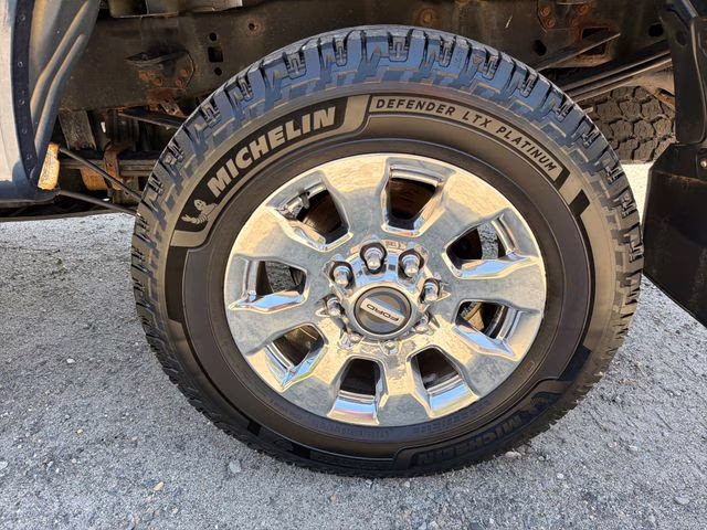 2017 Blue Ford Super Duty F-350 SRW Lariat 4X4 Truck