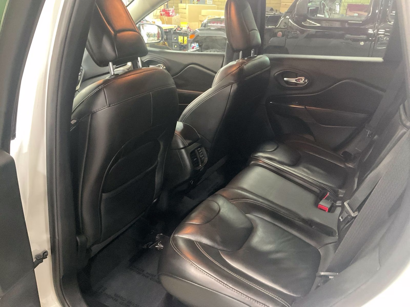 2017 Bright White Clearcoat Jeep Cherokee Limited 4X4 SUV