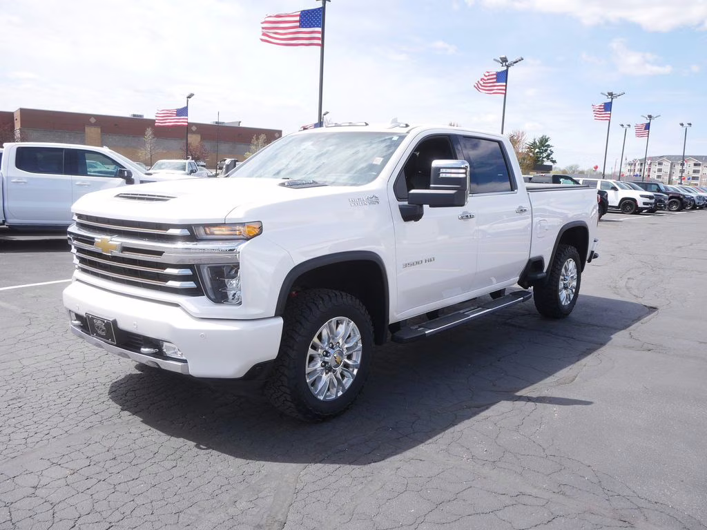 2022 Iridescent Pearl Tricoat Chevrolet Silverado 3500HD High Country 4X4 Truck