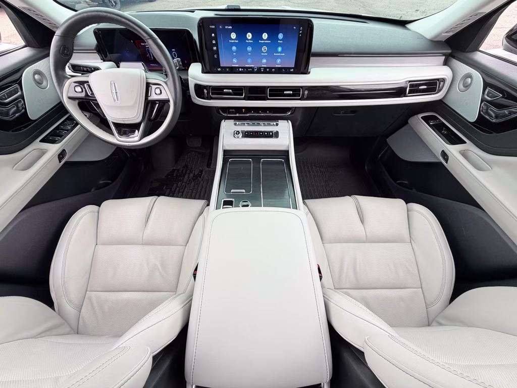 2025 Pristine White Metallic Tri-Coat Lincoln Aviator Reserve RWD SUV