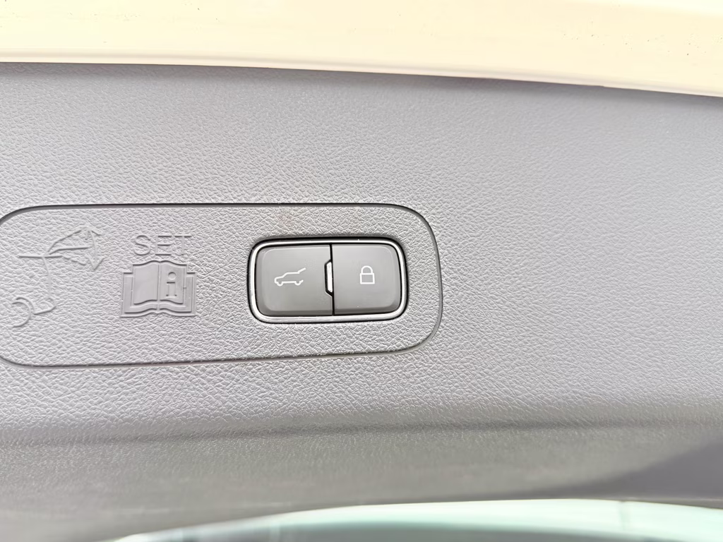 2025 Pristine White Metallic Tri-Coat Lincoln Aviator Reserve RWD SUV
