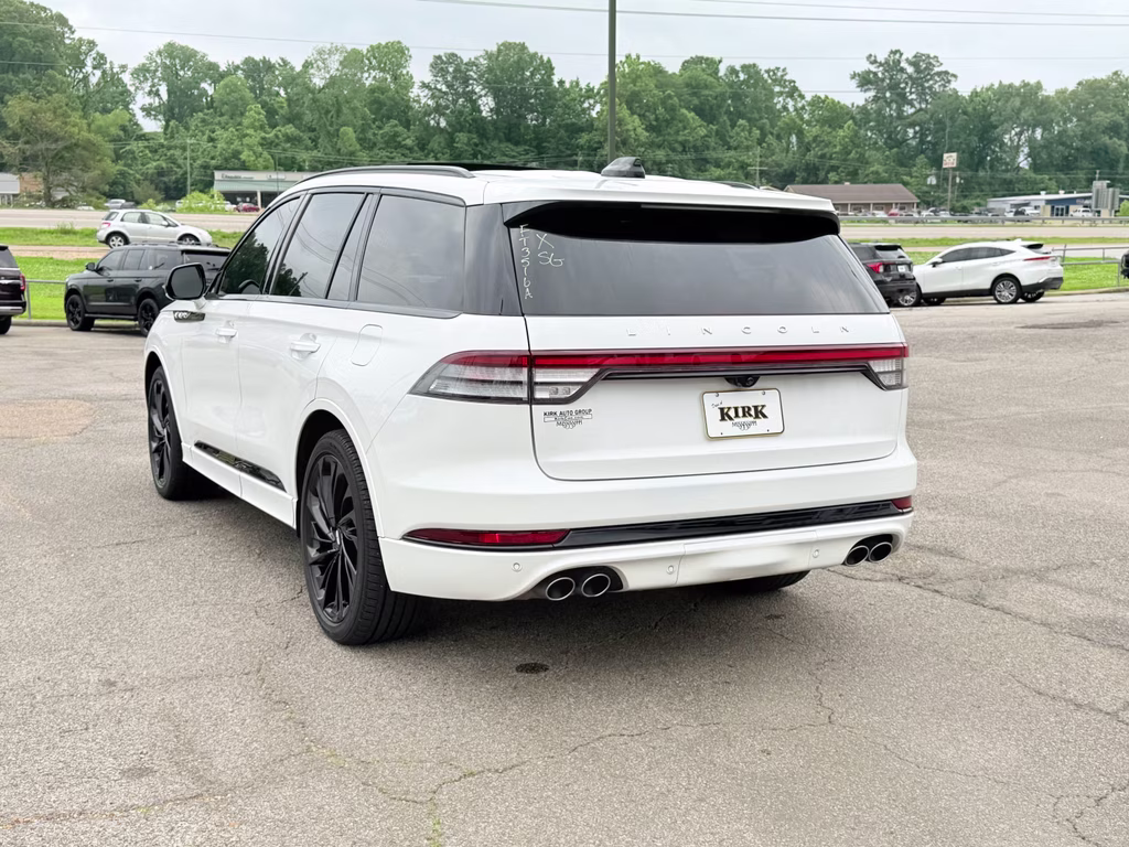 2025 Pristine White Metallic Tri-Coat Lincoln Aviator Reserve RWD SUV