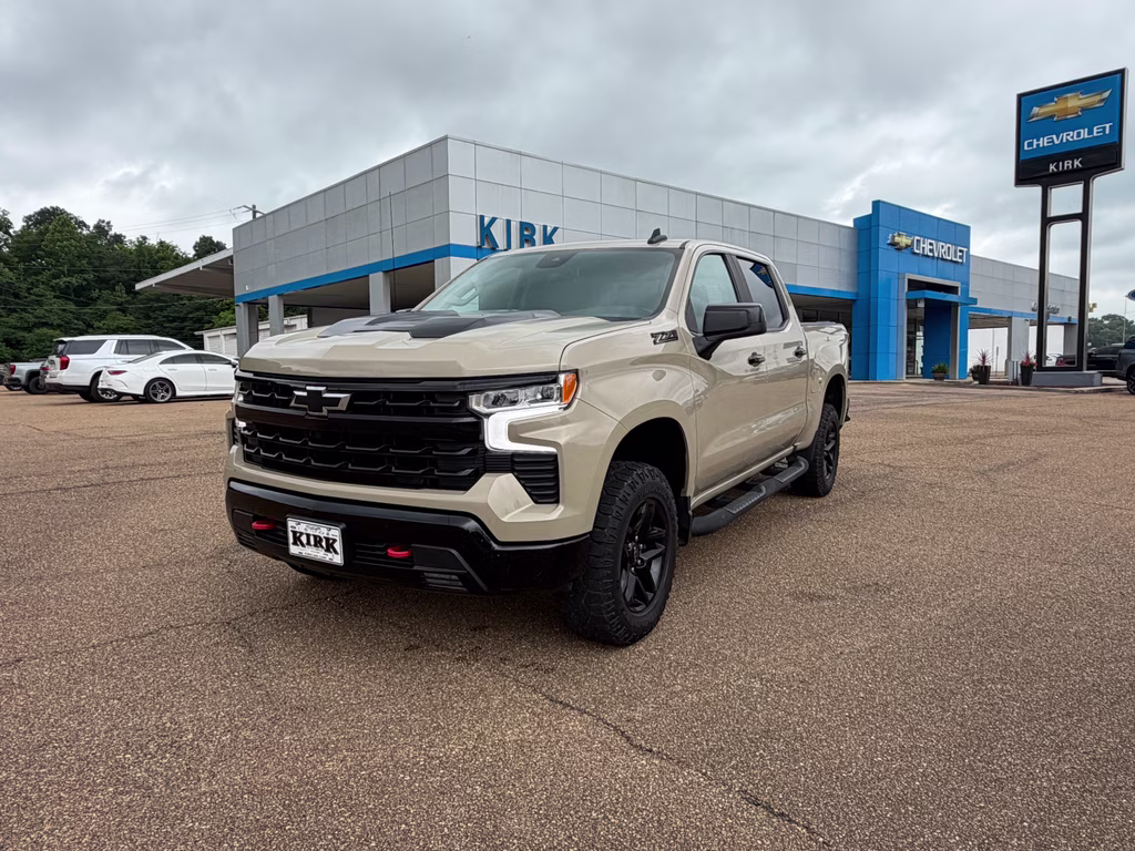 2023 Sand Dune Metallic Chevrolet Silverado LT Trail Boss 4X4 Truck