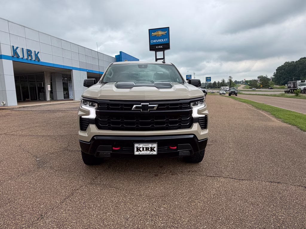 2023 Sand Dune Metallic Chevrolet Silverado LT Trail Boss 4X4 Truck