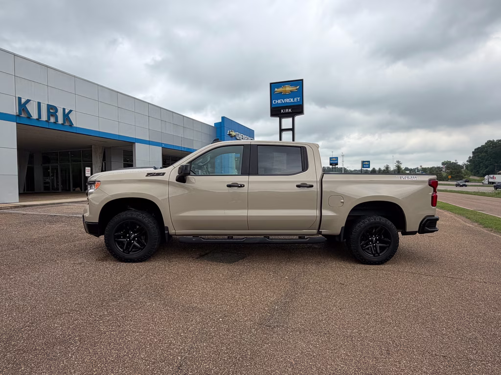 2023 Sand Dune Metallic Chevrolet Silverado LT Trail Boss 4X4 Truck