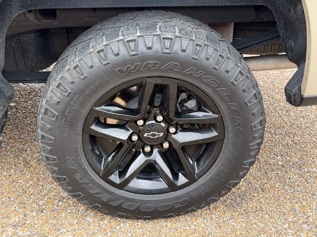2023 Sand Dune Metallic Chevrolet Silverado LT Trail Boss 4X4 Truck
