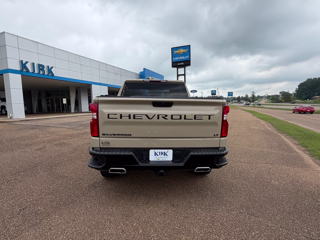 2023 Sand Dune Metallic Chevrolet Silverado LT Trail Boss 4X4 Truck