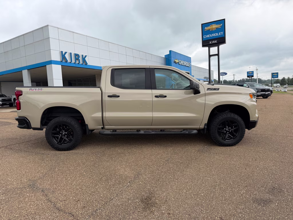 2023 Sand Dune Metallic Chevrolet Silverado LT Trail Boss 4X4 Truck