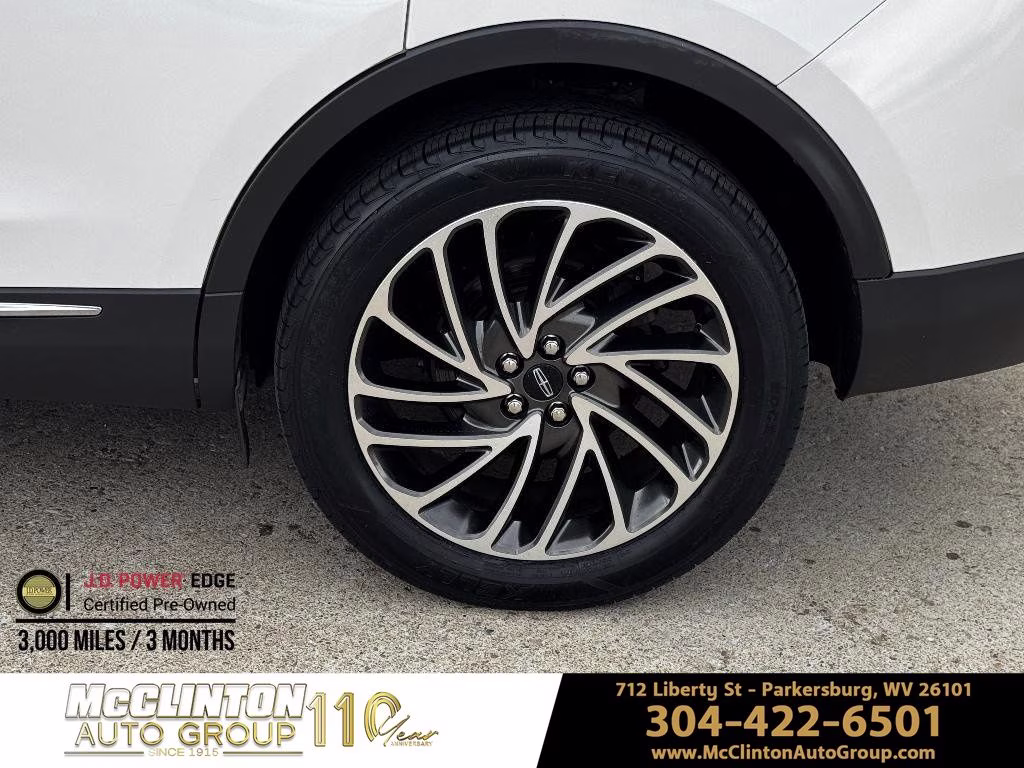2020 White Lincoln Nautilus Reserve AWD SUV