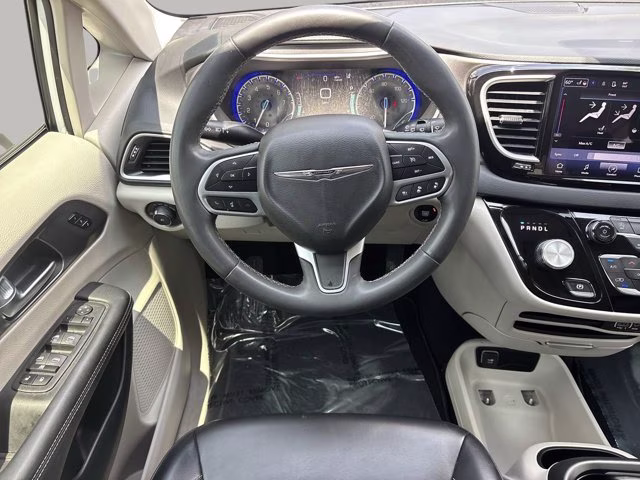 2023 Bright White Clearcoat Chrysler Pacifica Touring L FWD Van