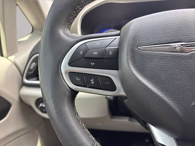 2023 Bright White Clearcoat Chrysler Pacifica Touring L FWD Van