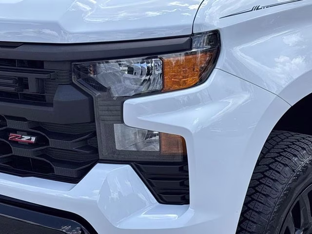 2025 Summit White Chevrolet Silverado 1500 Custom Trail Boss 4X4 Truck