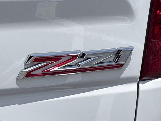 2025 Summit White Chevrolet Silverado 1500 Custom Trail Boss 4X4 Truck