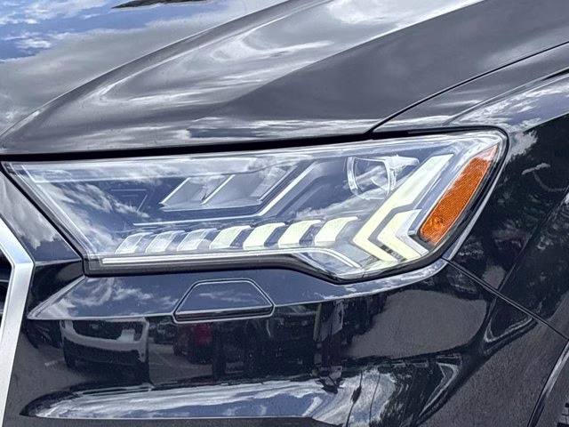 2024 Mythos Black Metallic Audi Q7 Premium Plus AWD SUV